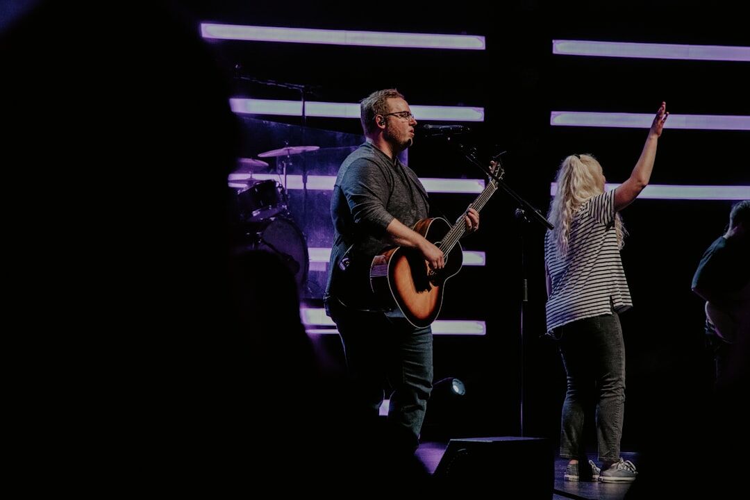 romantic celebrity couple on stage
